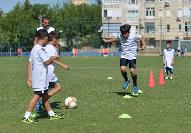 Murtpaşa’da geleceğin altın madalyalı sporcuları yetişiyor