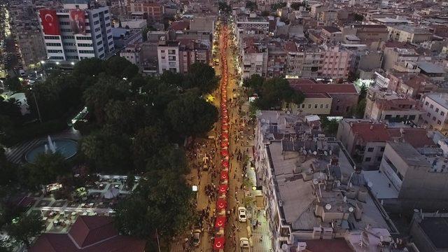 Turgutlu'da 97'nci yıl için 970 metrelik bayraklı yürüyüş