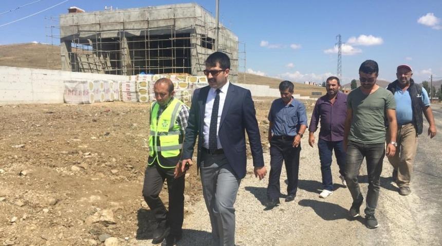 Kaymakam Coşkun, Yazıbaşı K&ouml;y&uuml;nde incelemelerde bulundu