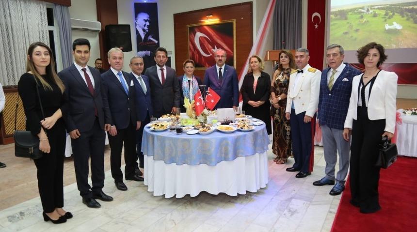 &Ouml;mer Toraman&rsquo;dan 30 Ağustos Zafer Bayramı Resepsiyonu