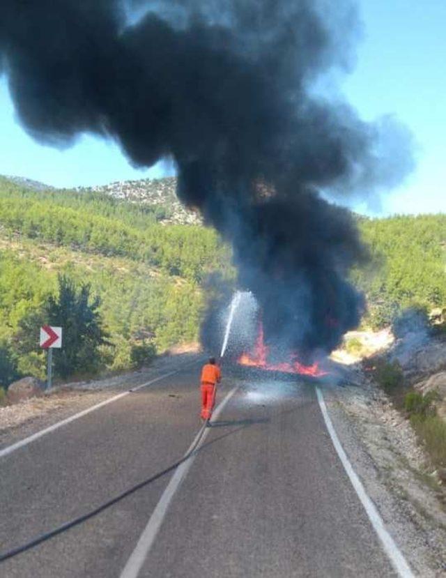 Saman yüklü kamyon alev alev yandı