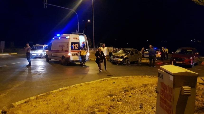 Develi’de cip ile otomobil çarpıştı: 4 yaralı
