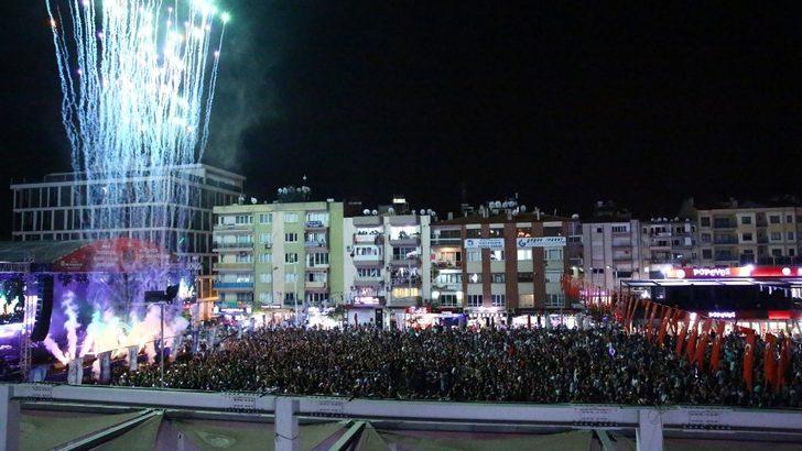 Aydın Büyükşehir Belediyesi’den renkli kutlama G2