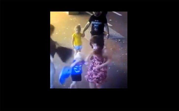 Kaldırımda vahşet! Ailesi ile yürüyen çocuklara bıçakla saldırdı G1