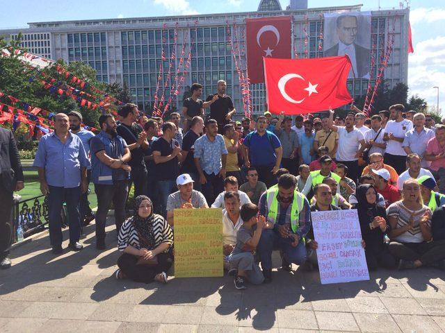 İşten çıkarılan işçilerin İBB binası önündeki eylemi devam ediyor