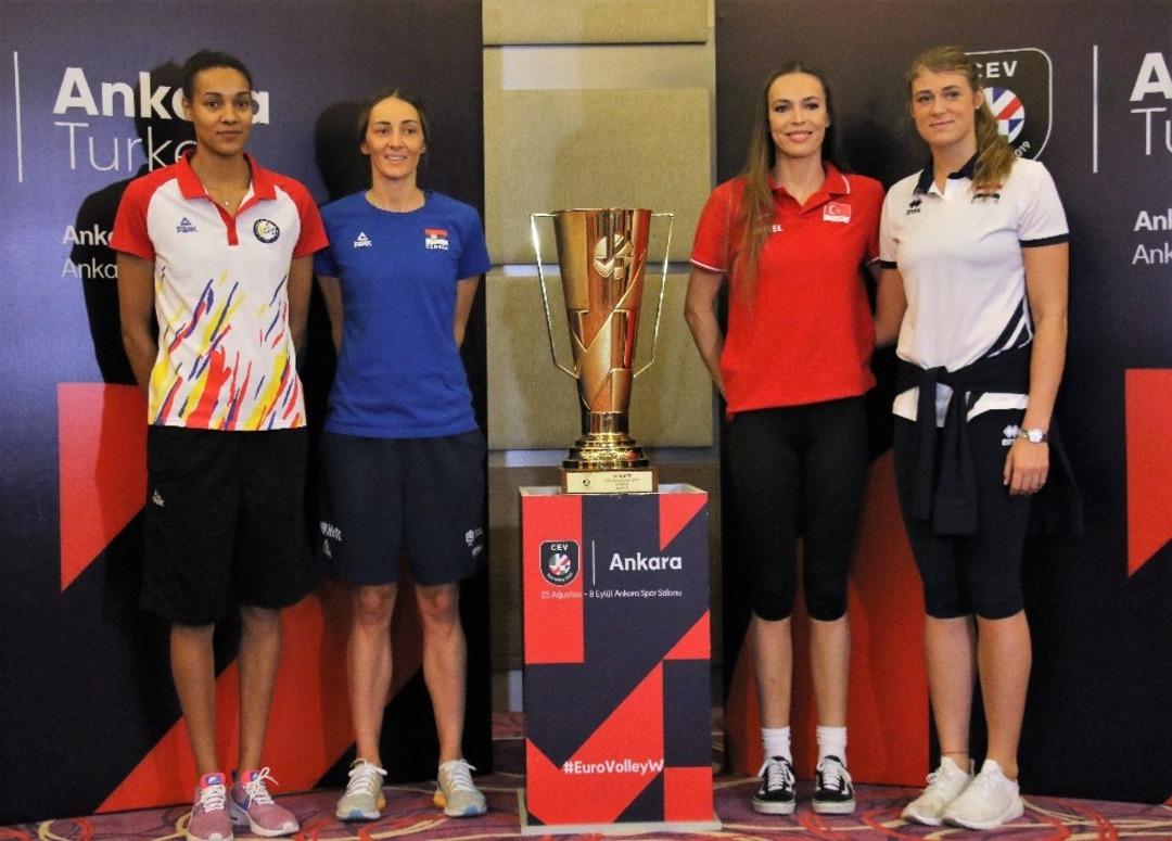 Avrupa Kadınlar Voleybol Şampiyonası son 16 turu &ouml;ncesi medya buluşması ger&ccedil;ekleştirildi