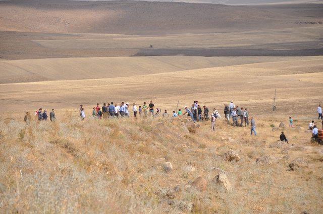 Köylülerden traktörlü 