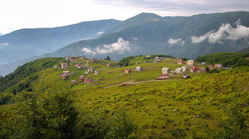 Rize'de kamp için çıktıkları yaylada kaybolan 6 kişi aranıyor