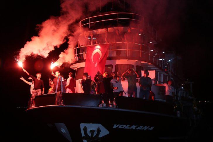 Ağlar toplandı, balıkçılar denize açıldı! 'Vira Bismillah!' G4