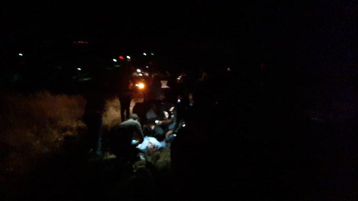 İki araç kafa kafaya çarpıştı! Yaralılara ilk müdahaleyi muhabir ve eşi yaptı! G3