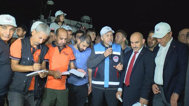 İstanbul'da balıkçılar sezonun ilk avından döndü