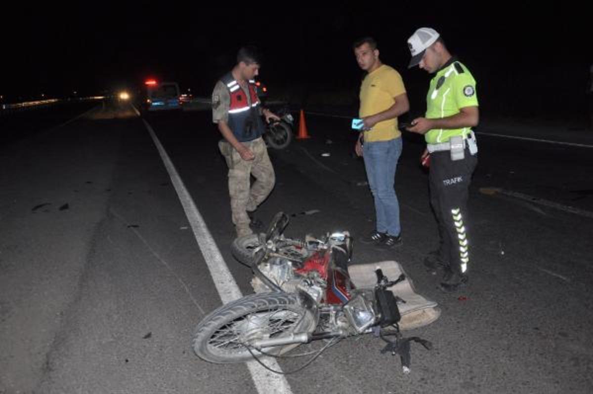 Gaziantep'te motosikletler &ccedil;arpıştı! &Ouml;l&uuml; ve yaralılar var