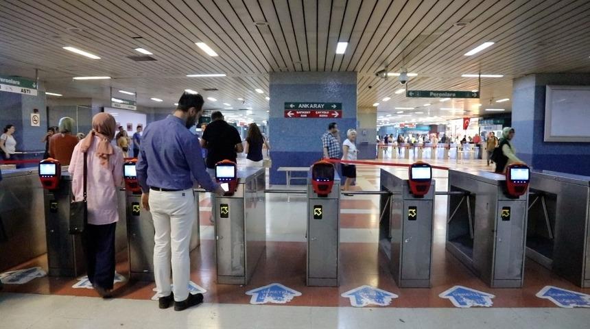 Mavi &ouml;zel halk otob&uuml;sleri Ankarakart&rsquo;a ge&ccedil;iyor