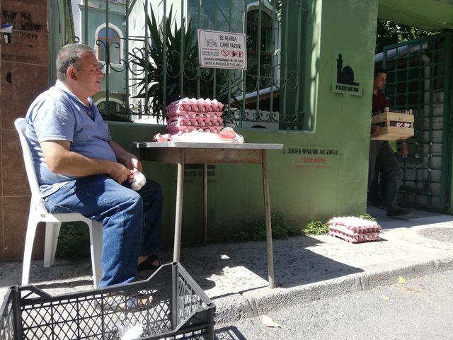 Beyoğlu'nda paranın geçmediği hayır pazarı