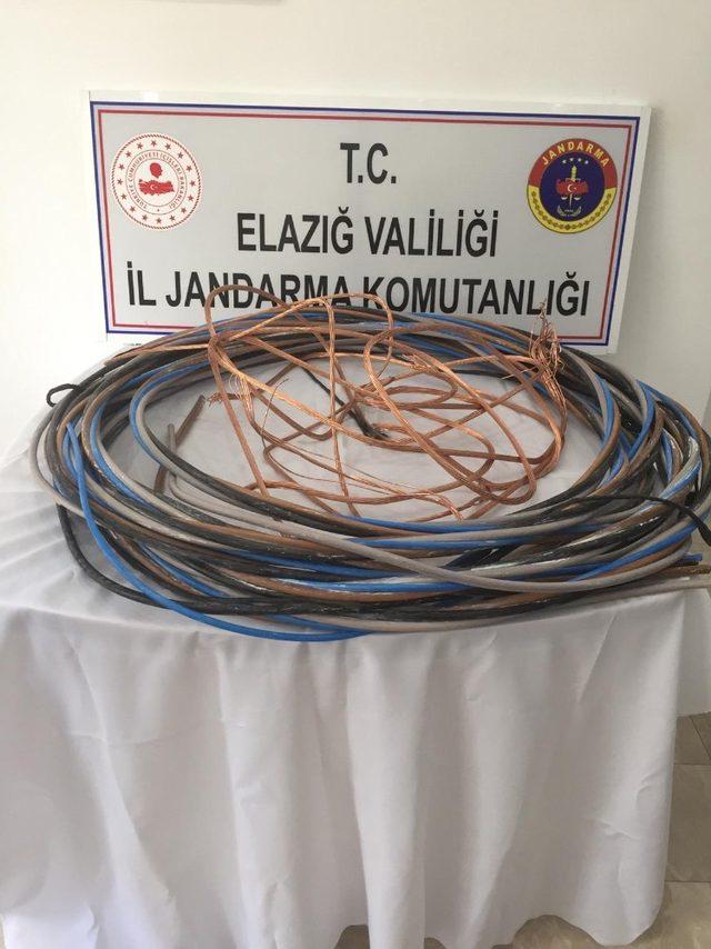 Elazığ’da jandarma ekipleri hırsızları suç üstü yakaladı