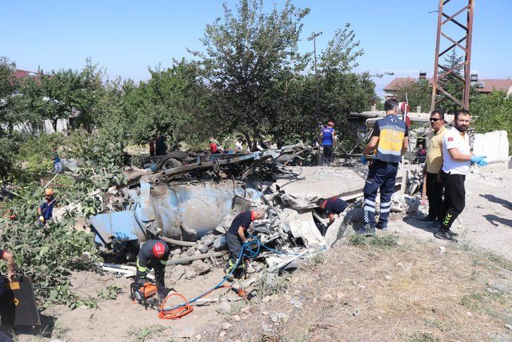 Kayseri'de iş makinesi eve daldı! Çok sayıda ölü var G1