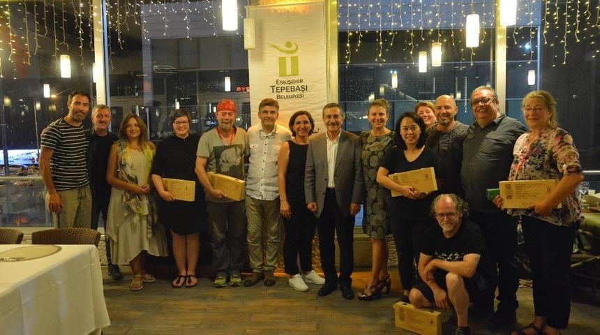 Başkan Ata&ccedil; sempozyum sanat&ccedil;ıları ile buluştu