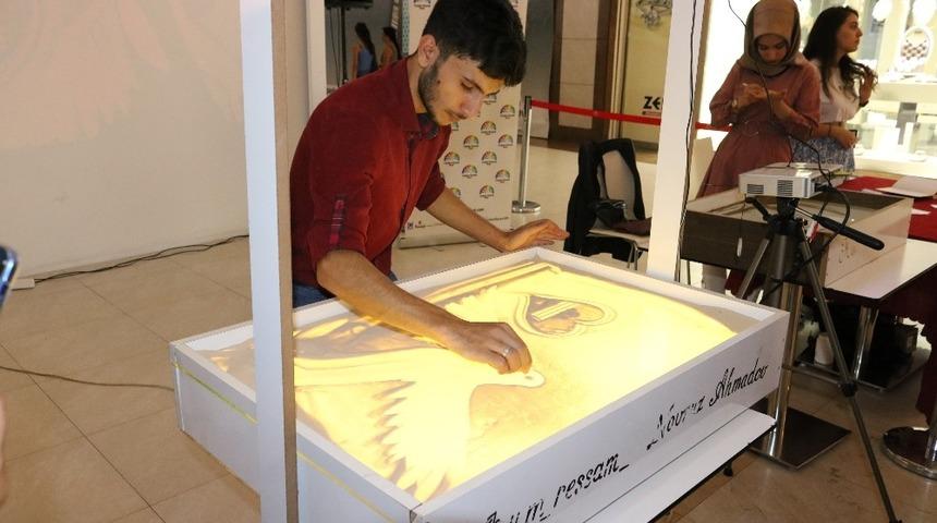 Gen&ccedil;lerden kum saati etkinliği