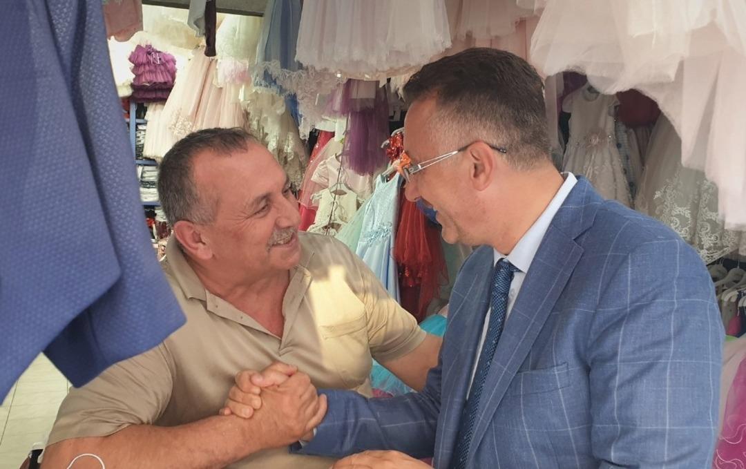 Başkan Işıksu: &ldquo;Esnafın y&uuml;z&uuml; g&uuml;lerse Adapazarı&rsquo;nın y&uuml;z&uuml; g&uuml;ler&rdquo;