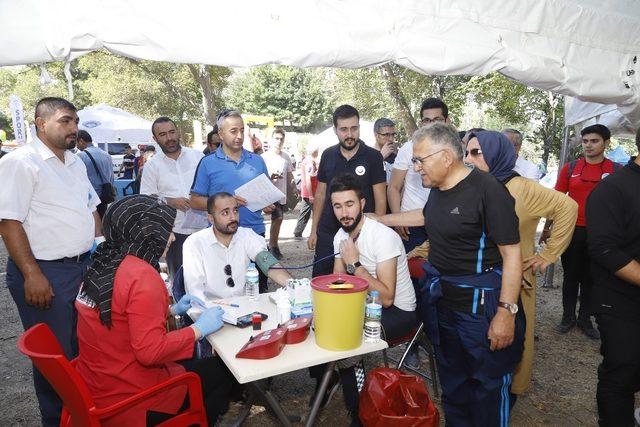 10 bin kişi ile doğa yürüyüşü