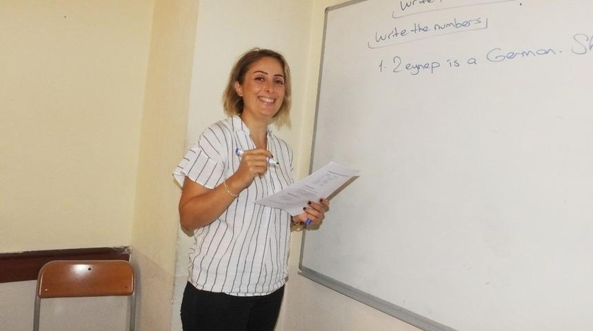 Burhaniye&rsquo;de &uuml;niversite adayları İngilizce kursuna katıldı