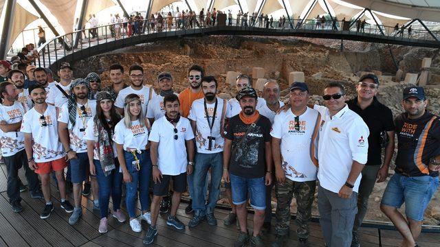 TransAnatolia Rally Raid ekibi Göbeklitepeyi gezdi