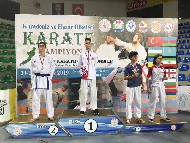 Karate şampiyonasına Kağıtspor damga vurdu