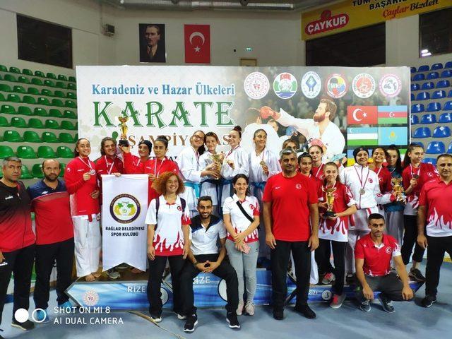 Karate şampiyonasına Kağıtspor damga vurdu