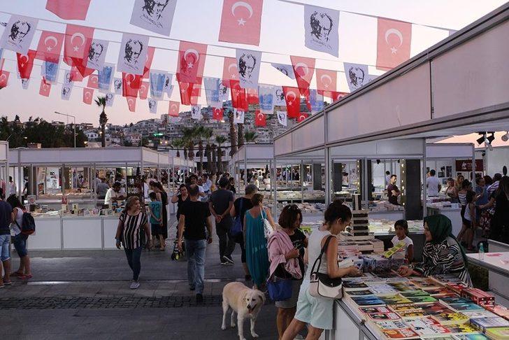 Kuşadası Kitap Nostalji ve Plak Günleri başladı G4