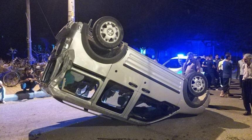 Kaza yaptılar, yara almadan kurtuldular