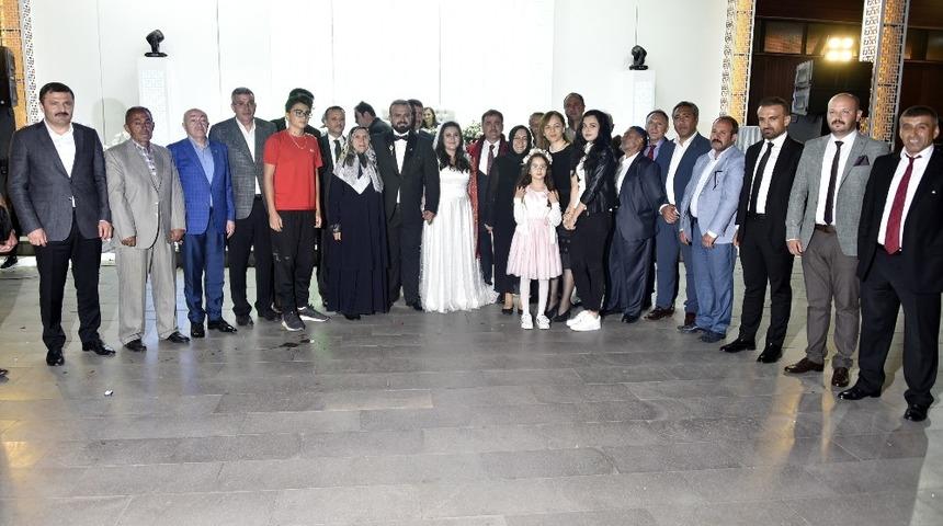 Başkan Çimen kızının nikahını kıydı