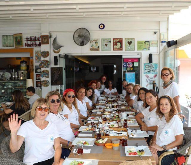 Kadın yelkenciler, barış i&ccedil;in Ege ye yelken a&ccedil;tı&nbsp; 1