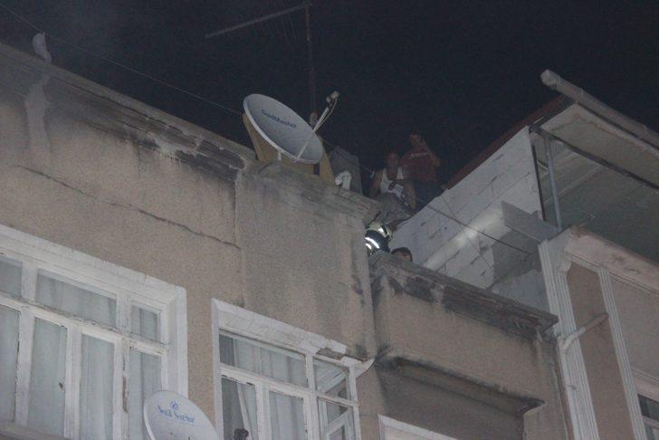 İstanbul'da yangın paniği! 7 kişi dumanların arasında kaldı! G2