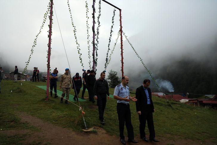 Ayder Yaylası'nda kaçak salıncaklar kaldırıldı G5