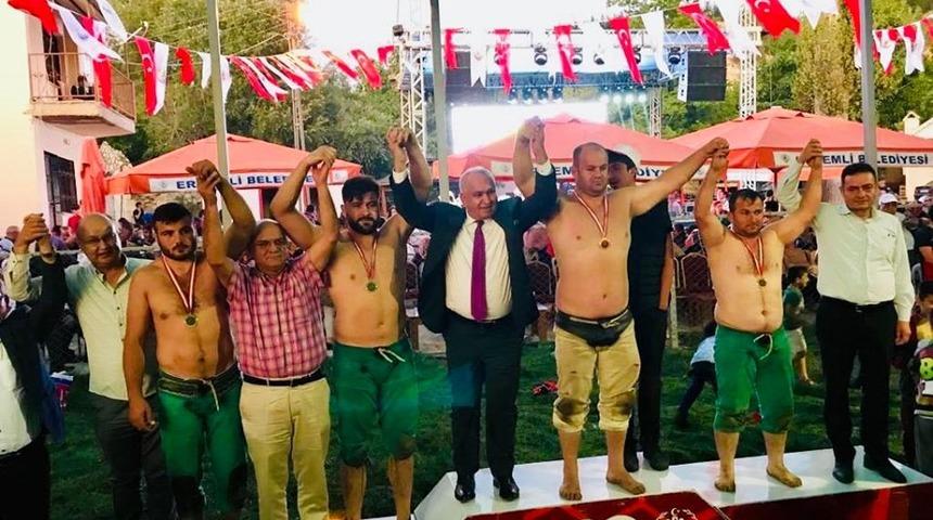 Ali İhsan Ari&ccedil; Mersin&rsquo;de başpehlivan oldu