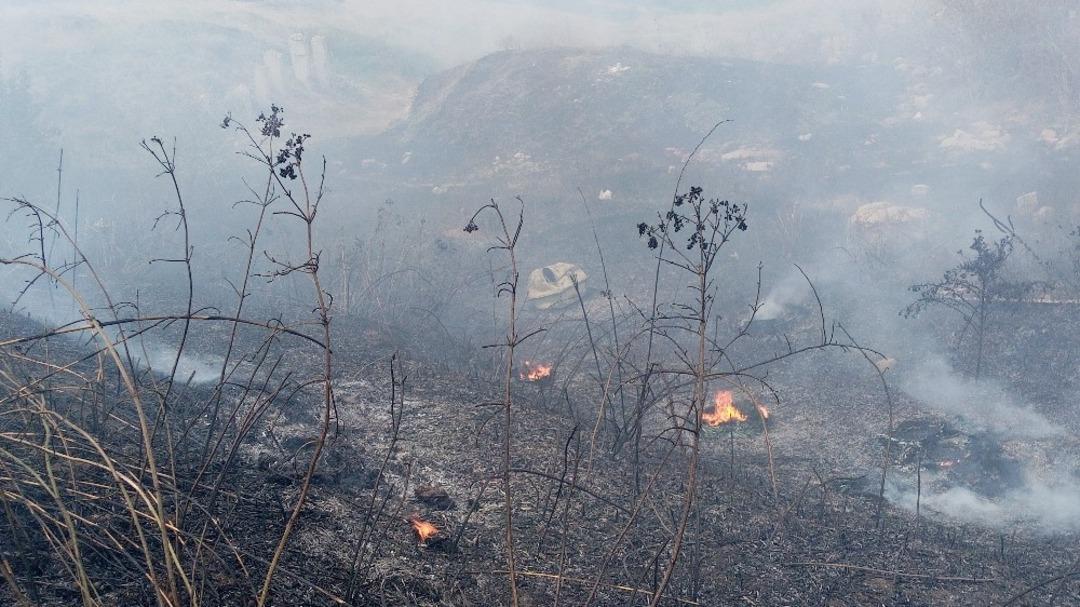 Lastik yakarken yangın &ccedil;ıkardılar
