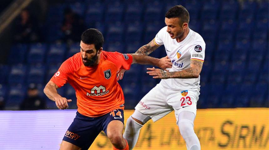 Arda Turan, yıllık ücretinde indirime gitti