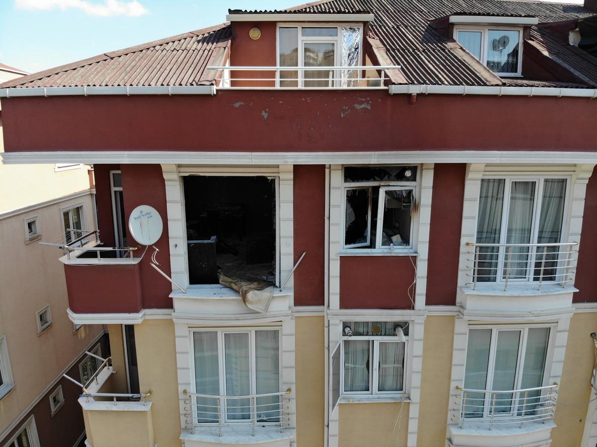 Son dakika: Esenyurt'ta bir binada doğalgaz patlaması