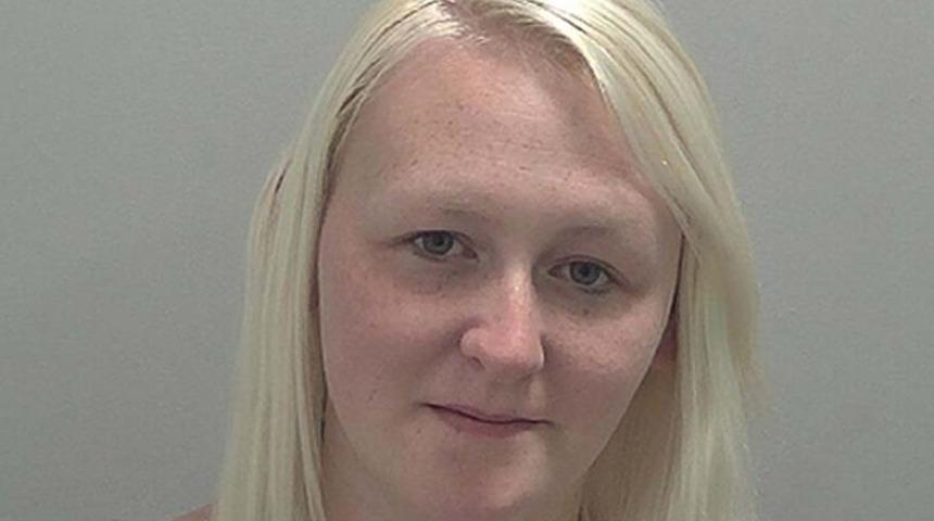 İki &ccedil;ocuğunu &ouml;ld&uuml;ren 'şeytan anne' &ccedil;ikolata bağımlısı &ccedil;ıktı