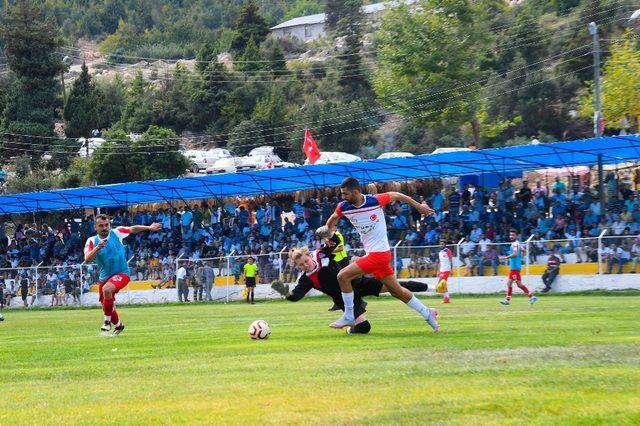 Fındıkpınarı Futbol Turnuvası’nın şampiyonu Emirler