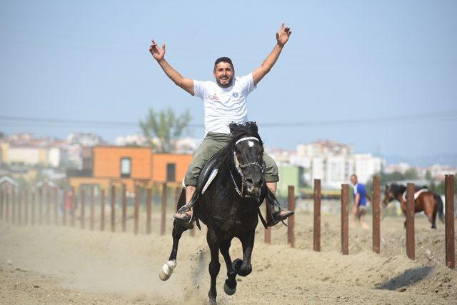 Rahvan atların ‘Zafer’ koşusu