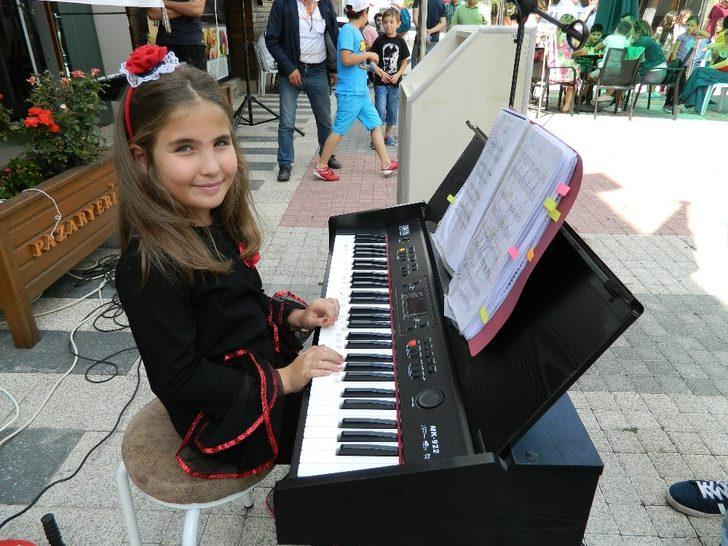 Geleceğin başarılı piyano sanatçısından örnek davranış G1