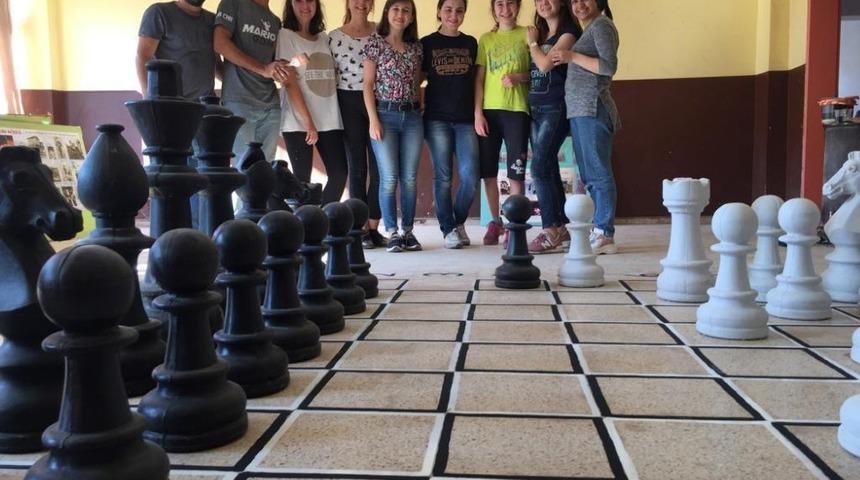 K&ouml;y okullarına &rsquo;&Ccedil;ocuk&ccedil;a Palatformu&rsquo; dokunuşu