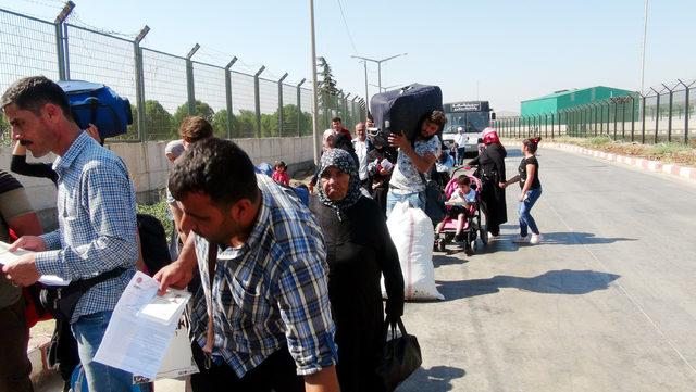 Bayramı ülkelerinde geçiren 25 bin Suriyeli geri döndü