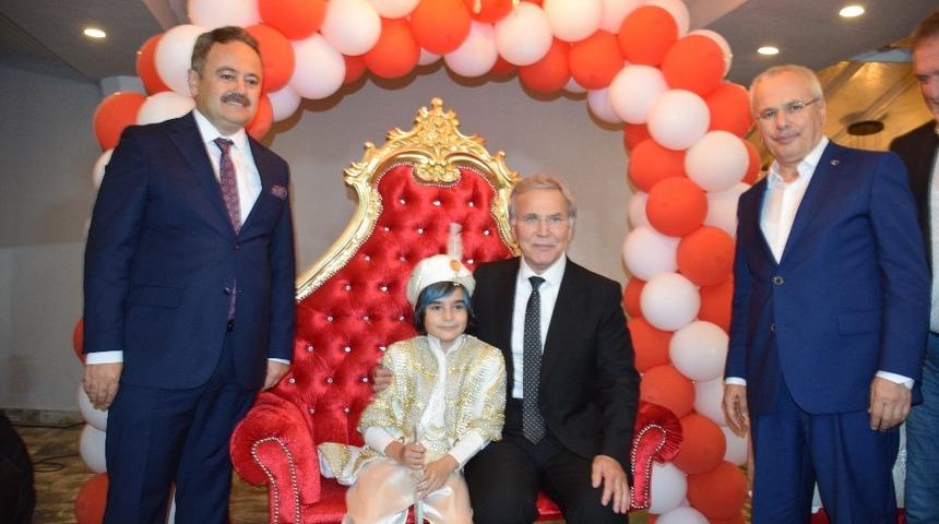 Altın&ouml;z ailesinin mutlu g&uuml;n&uuml;