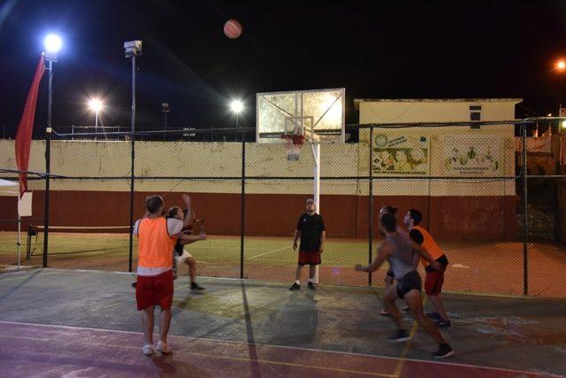 Sokak Basketbolu renkli görüntülere sahne oldu