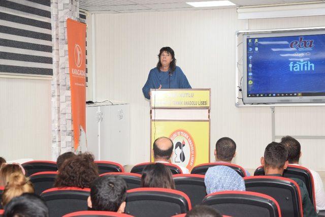 Viranşehir’de iletişim seminerleri başladı