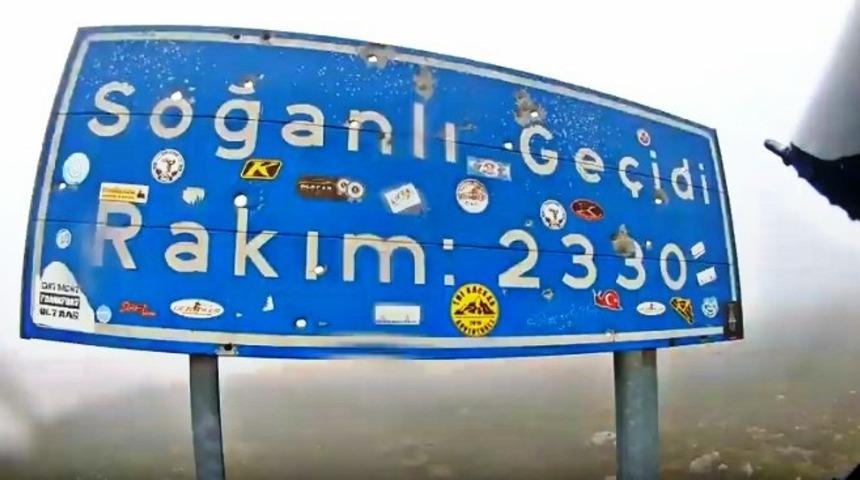 Soğanlı Ge&ccedil;idi tabelası, magandaların hedef tahtası oldu