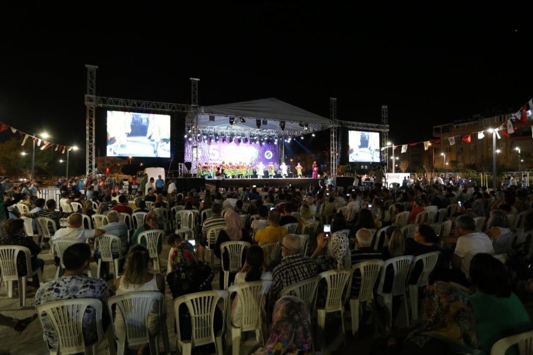 Kepez&rsquo;in folklor festivaline muhteşem gala