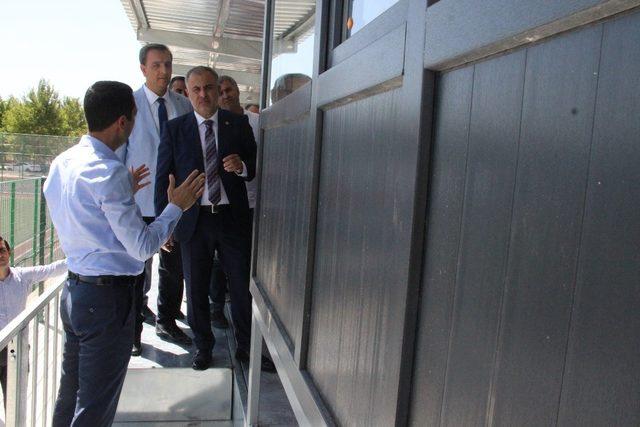 Milletvekili Bulut, Gençlik Merkezi sentetik sahasını inceledi